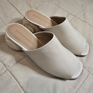 HUMA BLANCO Women's Ckream Leather Mules